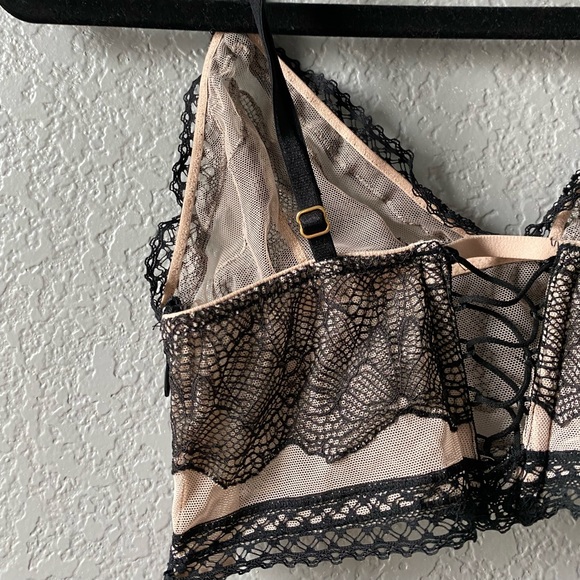 Victoria’s Secret unlined bralette - Picture 5 of 9